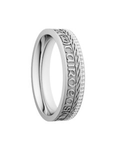 Grá Dilseacht Cairdeas Síoraí “Love Loyalty Friendship Forever” Diamond Rail Narrow Wedding Ring